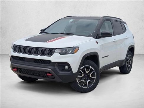 Used 2025 Jeep Compass Trailhawk image 1