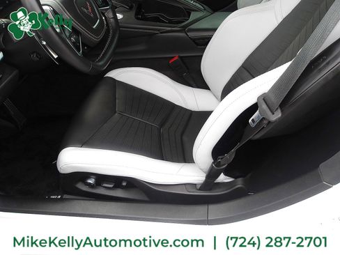 Used 2022 Chevrolet Corvette Stingray Premium Cpe w/ Z51 Performance Package RWD image 11