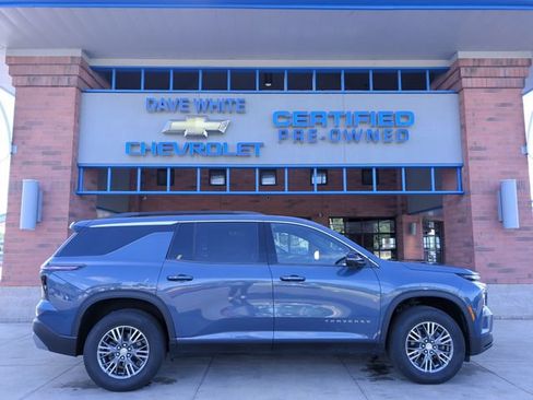 Used 2024 Chevrolet Traverse LT FWD image 7
