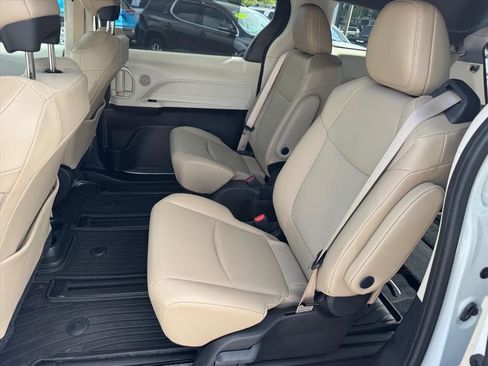 Certified 2024 Toyota Sienna XLE w/ XLE Plus Package AWD/4WD image 13