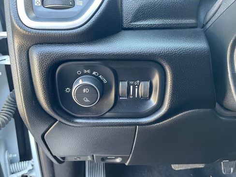 Used 2024 RAM 2500 Laramie AWD/4WD image 10