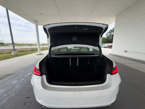 Certified 2025 BMW 330i Sedan w/ Premium Package RWD image 32