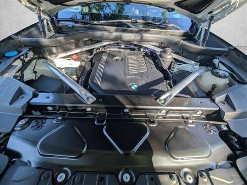 Used 2021 BMW X5 xDrive40i w/ M Sport Package AWD/4WD image 26