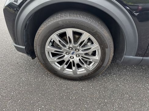 Used 2025 Ford Explorer Platinum image 23