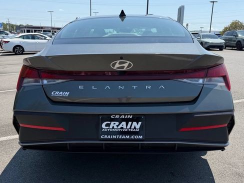 Used 2024 Hyundai Elantra SEL FWD image 6