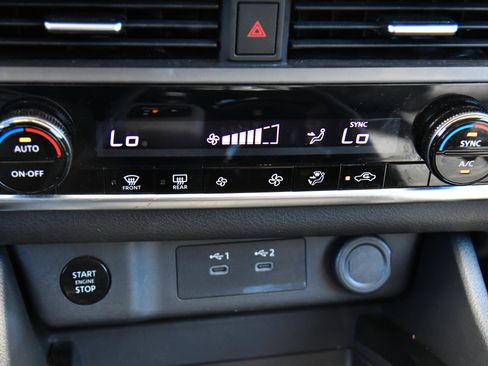 Used 2025 Nissan Rogue SV FWD image 23