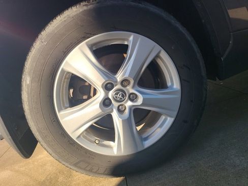 Used 2023 Toyota Highlander LE image 10