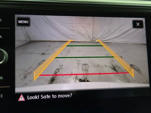 Used 2018 Volkswagen Atlas SE image 2