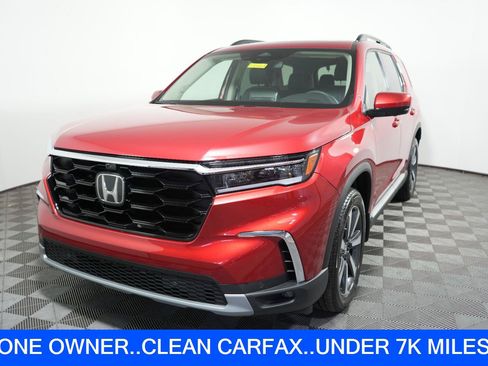 Used 2025 Honda Pilot Elite image 2