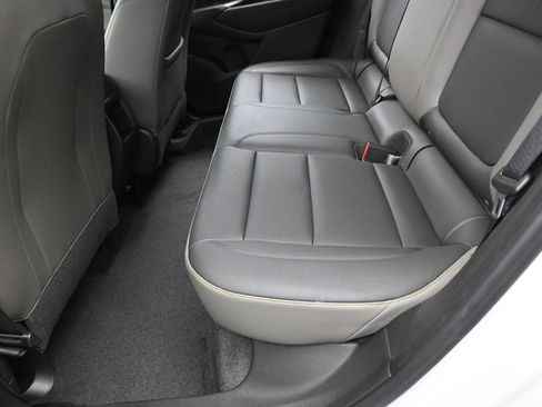 Used 2025 Chevrolet Trax ACTIV FWD image 31