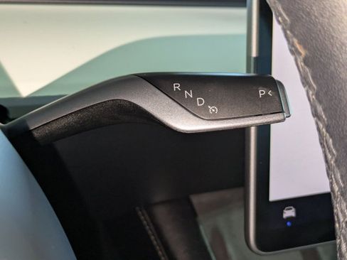 Used 2023 Tesla Model Y Long Range AWD/4WD image 12
