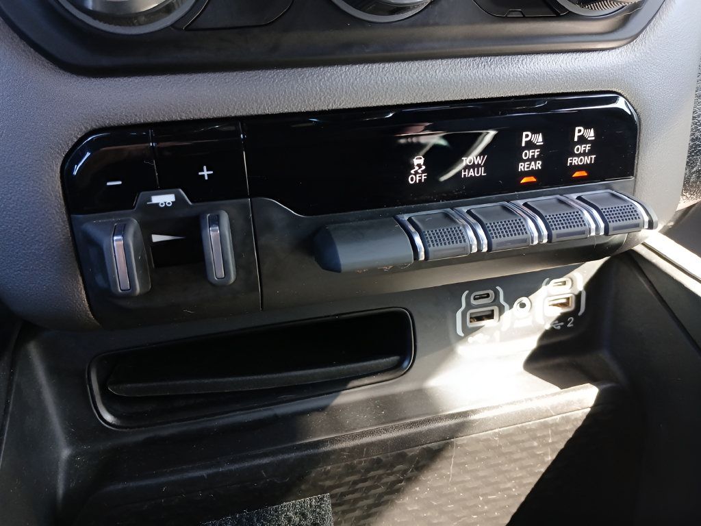 Used 2021 RAM 1500 Big Horn AWD/4WD image 23