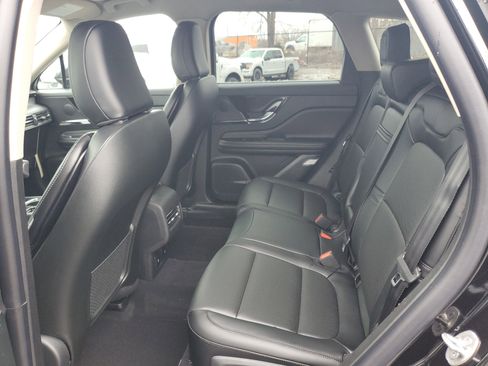 New 2026 Lincoln Corsair Premiere image 25