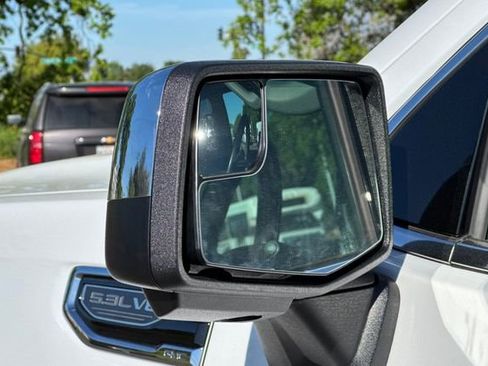 Used 2025 GMC Sierra 1500 SLT image 55