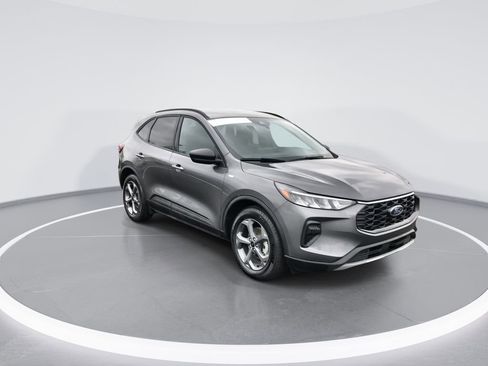 Used 2025 Ford Escape ST-Line w/ Equipment Group 301A image 2