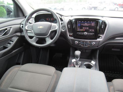Used 2021 Chevrolet Traverse LS FWD image 13