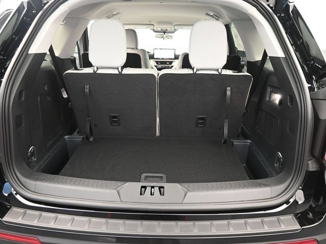 New 2025 Ford Explorer Active w/ Active Comfort Package RWD image 8