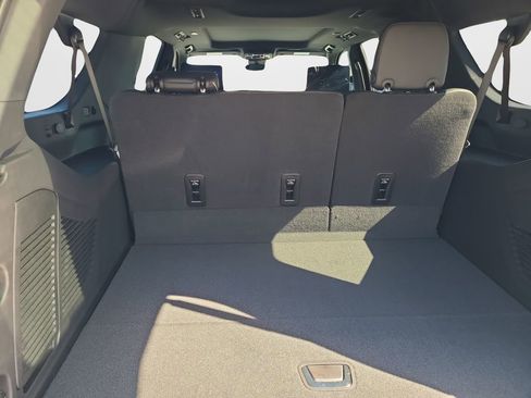 New 2026 Chevrolet Suburban Premier AWD/4WD image 9