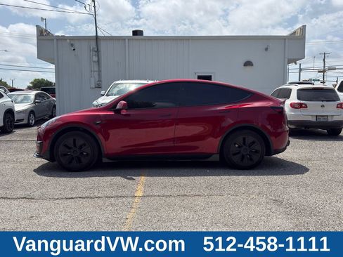 Used 2025 Tesla Model Y Long Range RWD image 8