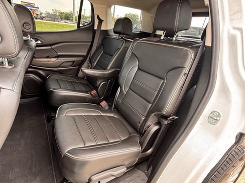 Used 2023 GMC Acadia Denali w/ Denali Ultimate Package FWD image 27