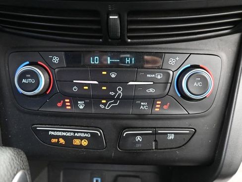 Used 2019 Ford Escape SE image 14