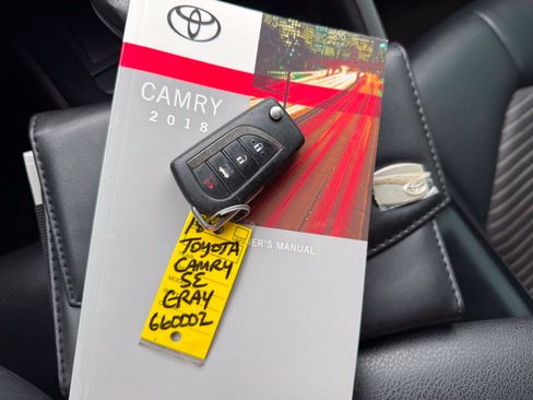 Used 2018 Toyota Camry SE FWD image 22