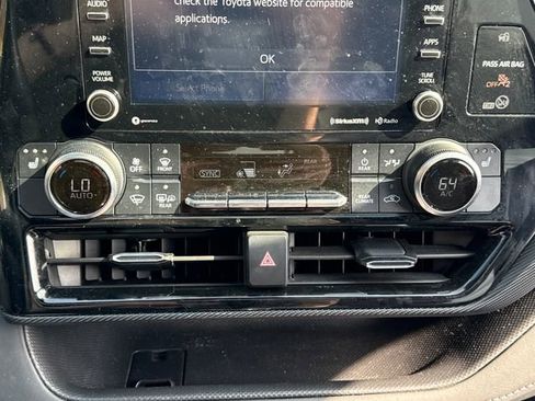 Used 2022 Toyota Highlander XSE AWD/4WD image 31