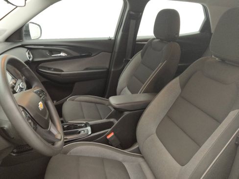 Used 2023 Chevrolet TrailBlazer LS FWD image 17