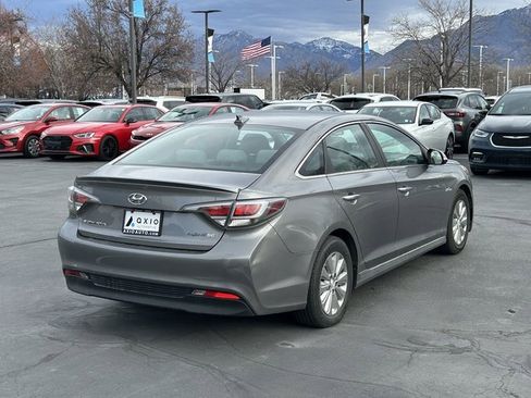 Used 2017 Hyundai Sonata SE image 3