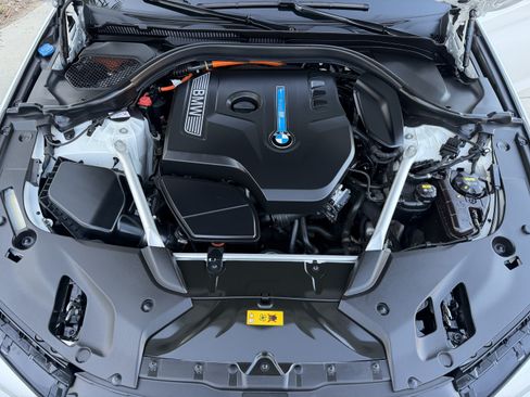 Used 2018 BMW 530e RWD image 27