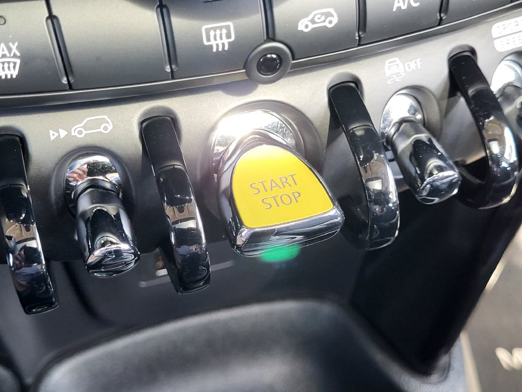 Used 2024 MINI Cooper SE FWD image 21