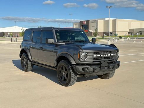 Used 2024 Ford Bronco Black Diamond AWD/4WD image 3