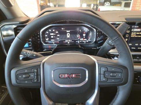 Used 2025 GMC Sierra 1500 Elevation AWD/4WD image 14