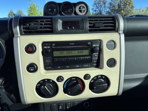 Used 2008 Toyota FJ Cruiser 4WD image 14