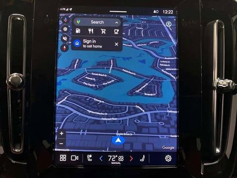 Used 2025 Volvo XC40 B5 Plus image 38