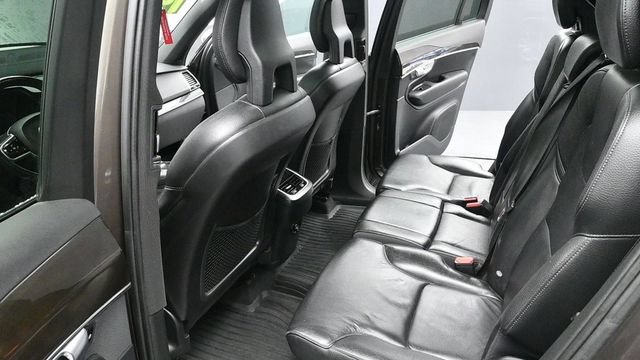Used 2018 Volvo XC90 T6 Momentum w/ Convenience Package AWD/4WD image 13