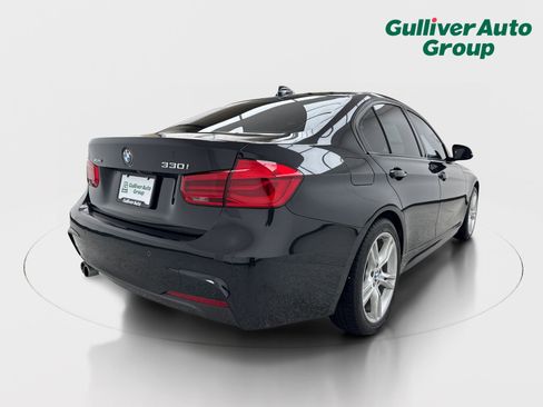 Used 2018 BMW 330i xDrive Sedan w/ M Sport Package AWD/4WD image 8