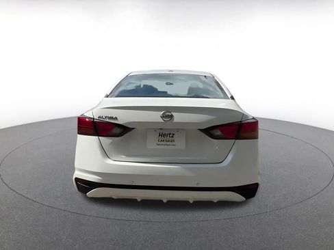 Used 2025 Nissan Altima 2.5 SV image 12