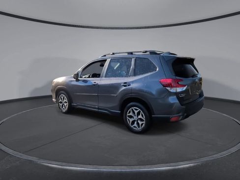 Used 2020 Subaru Forester Premium image 6