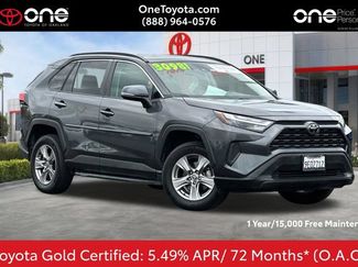 Used 2022 Toyota RAV4 XLE w/ Convenience Package FWD video 1