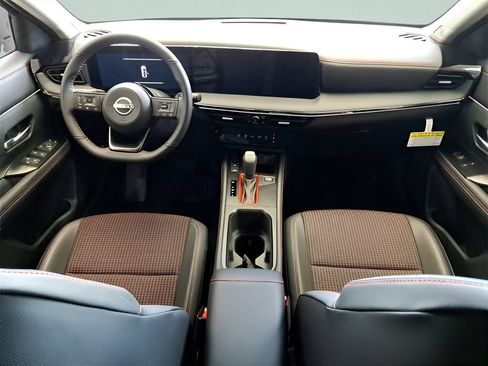 Certified 2025 Nissan Kicks SR FWD image 13