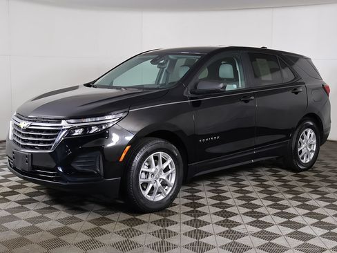 Used 2024 Chevrolet Equinox LS w/ LS Convenience Package FWD image 5