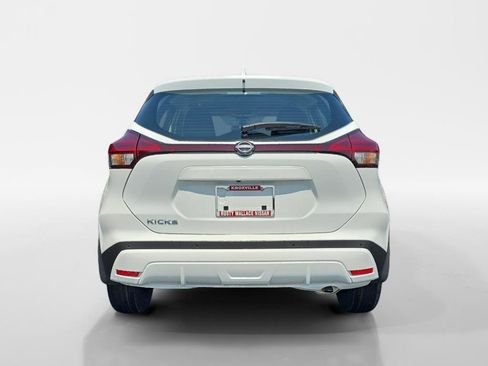 New 2025 Nissan Kicks Play S image 4