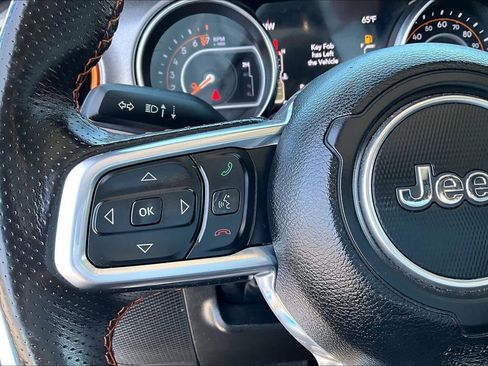 Used 2023 Jeep Gladiator Mojave w/ Cold Weather Group AWD/4WD image 19