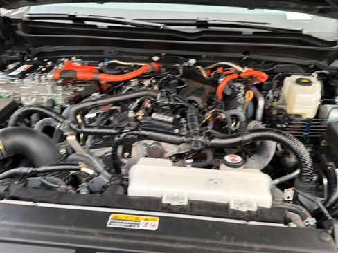Certified 2025 Toyota Tacoma TRD Off-Road w/ TRD Off Road Upgrade Package AWD/4WD image 35