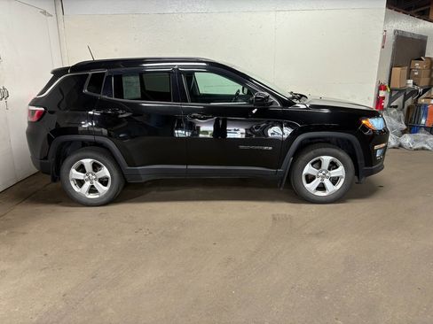 Used 2021 Jeep Compass Latitude w/ Convenience Group AWD/4WD image 4