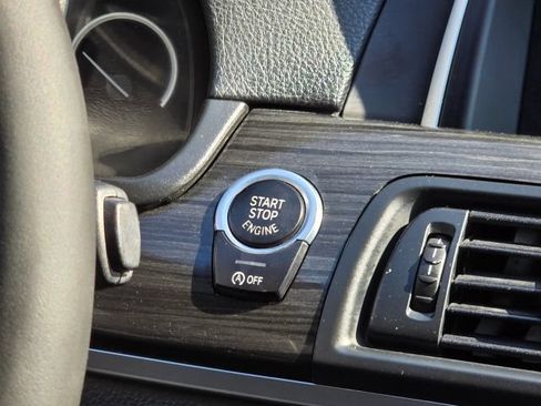 Used 2014 BMW 535i xDrive Sedan AWD/4WD image 24