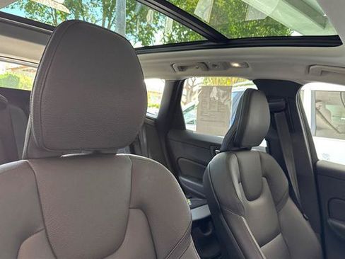 Certified 2024 Volvo XC60 B5 Plus w/ Protection Package Premier AWD/4WD image 17