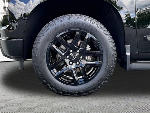 Used 2024 Chevrolet Silverado 1500 High Country w/ Midnight Edition AWD/4WD image 22