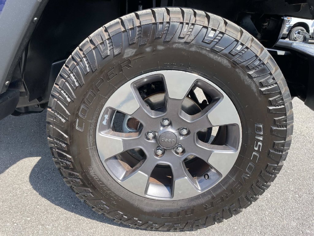 Used 2013 Jeep Wrangler Sport AWD/4WD image 30